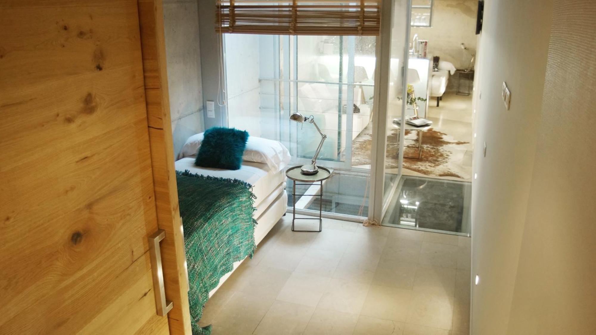 My Space Emirates - Fully Equipped Apartments Near The Beach With Shared Pool Barcelona Værelse billede