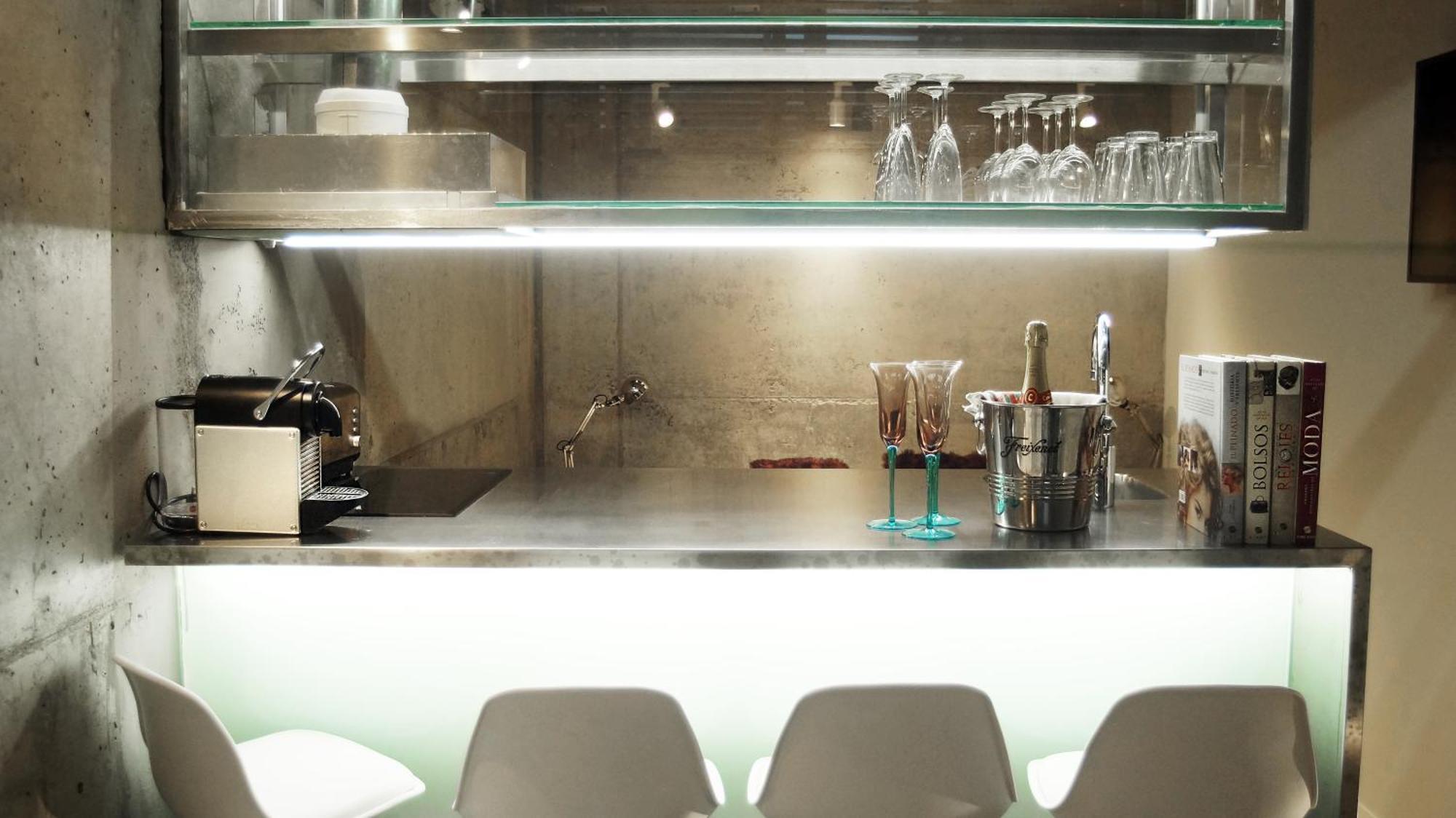 My Space Emirates - Fully Equipped Apartments Near The Beach With Shared Pool Barcelona Værelse billede