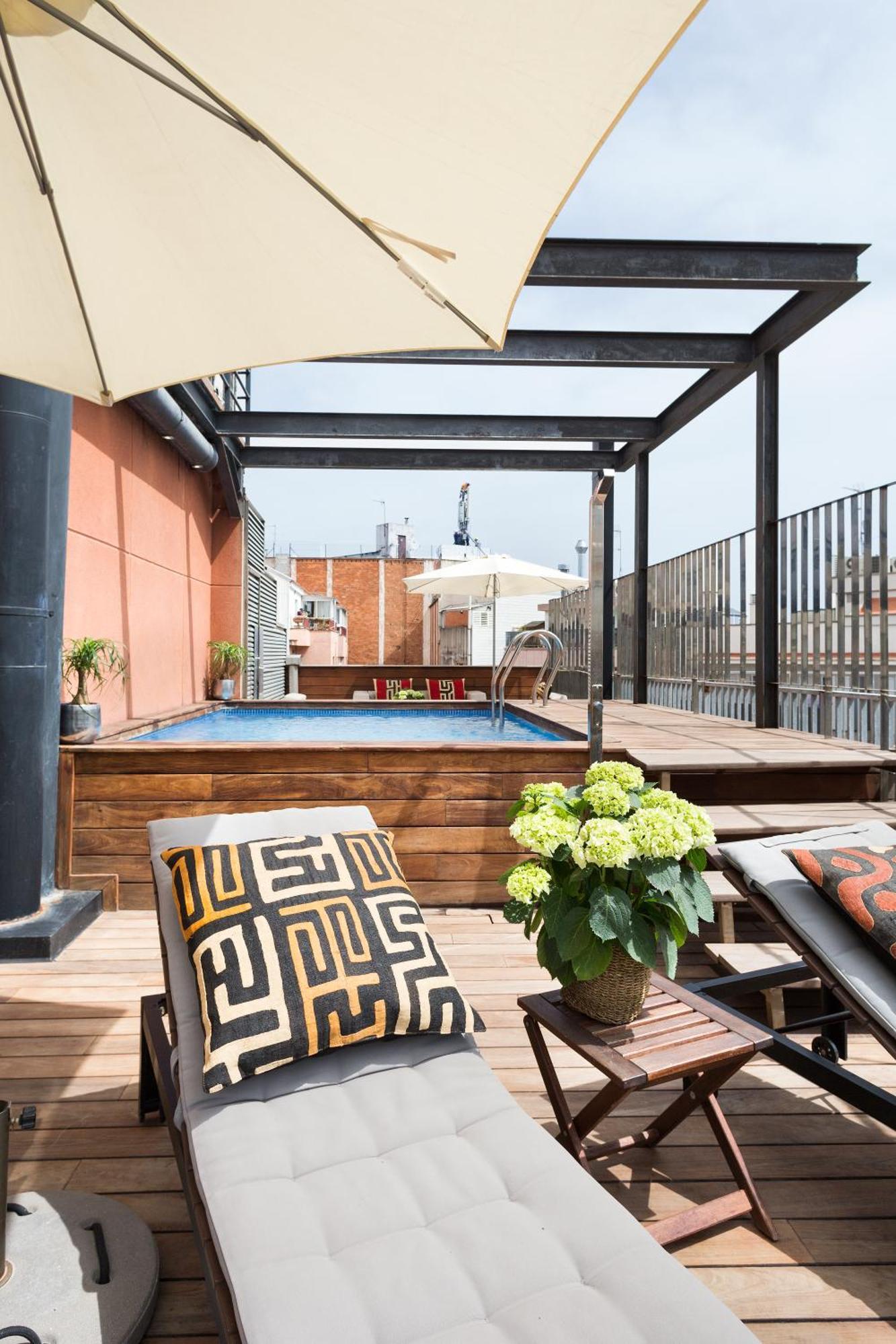 My Space Emirates - Fully Equipped Apartments Near The Beach With Shared Pool Barcelona Eksteriør billede