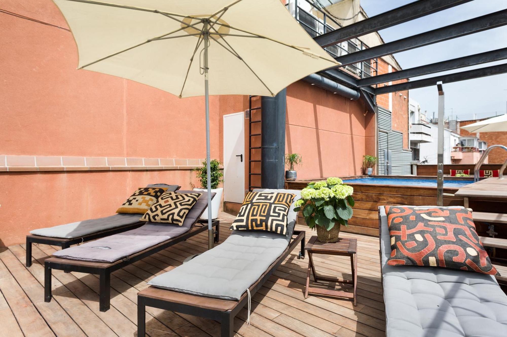 My Space Emirates - Fully Equipped Apartments Near The Beach With Shared Pool Barcelona Eksteriør billede
