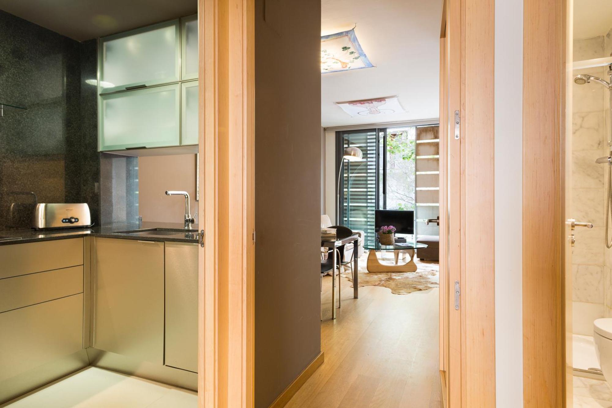 My Space Emirates - Fully Equipped Apartments Near The Beach With Shared Pool Barcelona Eksteriør billede