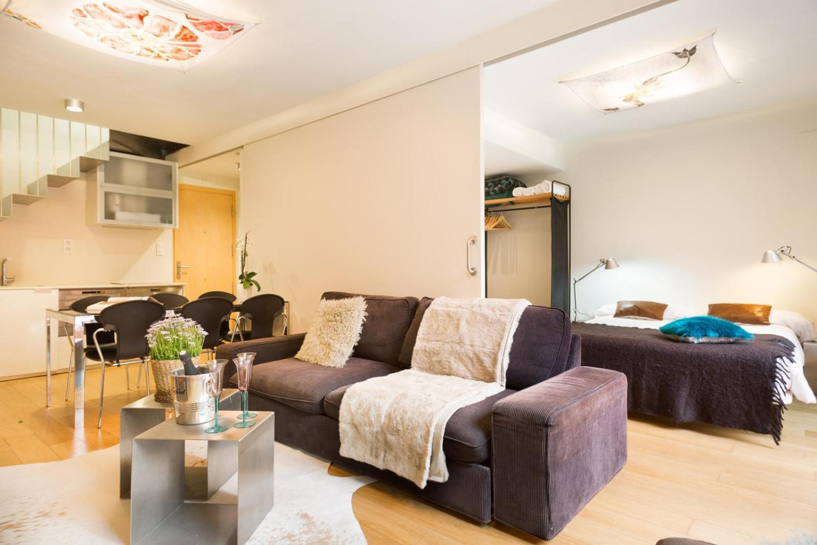 My Space Emirates - Fully Equipped Apartments Near The Beach With Shared Pool Barcelona Eksteriør billede